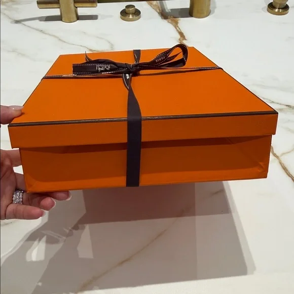 Hermes Orange Box with Ribbon 15x9x3 - Picture 5 of 5